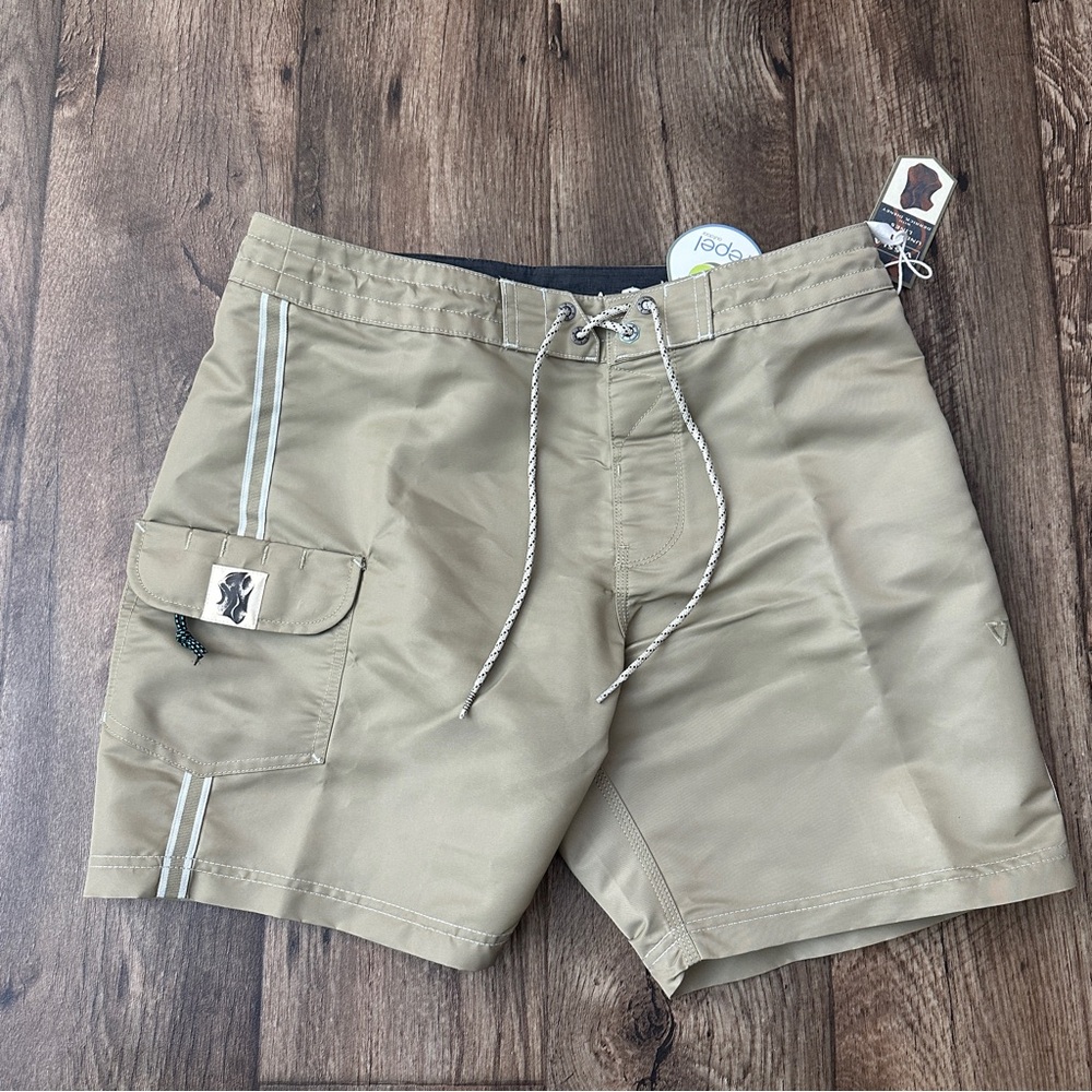 Vissla Nylon Shorts Men’s Size 31 Khaki